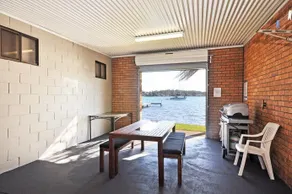 Waterfront Studio on the Lake - Image 4