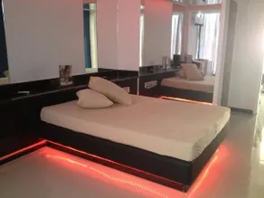 Petit Amour Motel - Image 5