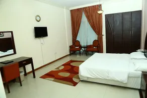 OYO 131 Golden Square Hotel Apartments - Image 5