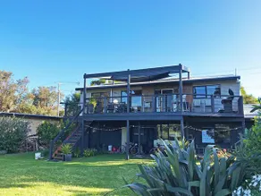 Sandy Point Luxury Beach House - Image 3
