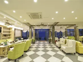 Yinhua Lake View Garden Hotel - Image 2