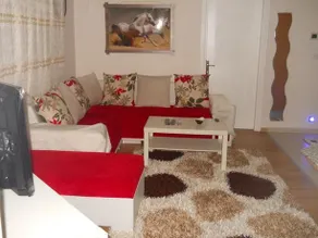 Apartment Red - Image 2