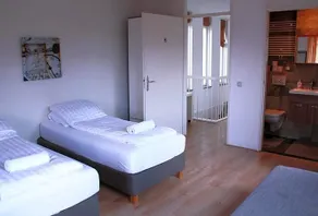 Floriande Bed And Breakfast - Image 2