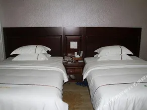 Linjiang Hotel - Image 2