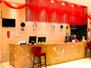 Super 8 Hotel - Image 3