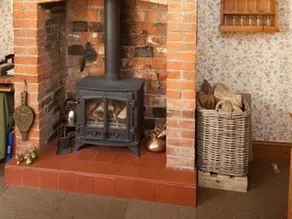 Alpine Villa Guest House - Image 4