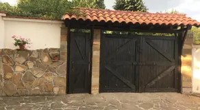 Lazarovi Houses - Image 4