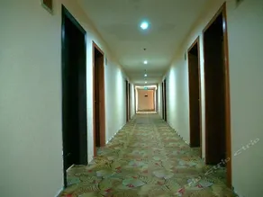 YINHE SHIJIETONG HOLIDAY HOTEL - Image 5