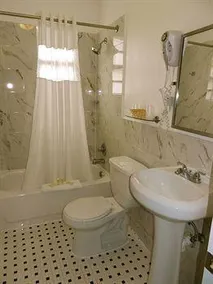 The Clay Hotel - Image 2