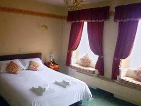 The Lopes Arms Hotel - Image 3
