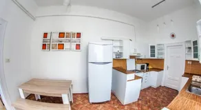 Inner City Apartment - Image 4