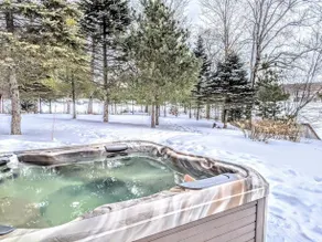 Luxury Muskoka Cottage On Private Peninsula - Image 1