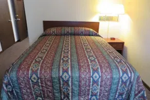 Sports Club Motel - Image 3