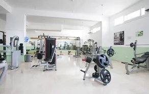 Rose Gardens Hotel - Image 2