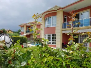 Villa Rose - Image 1