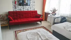 Gure Paris Hotel - Image 4