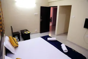 VISTA ROOMS AT RS PURAM - Image 3