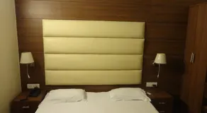 Hotel Unique - Image 5