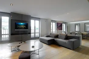 Apartamentos Plaza España Deluxe - Image 4