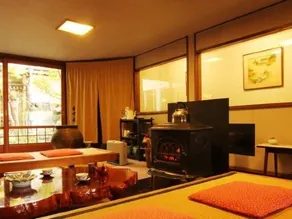 Yudanaka Onsen Hakuunro Ryokan - Image 2