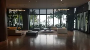 Waterfront Deluxe Apartment with Parking - Image 4