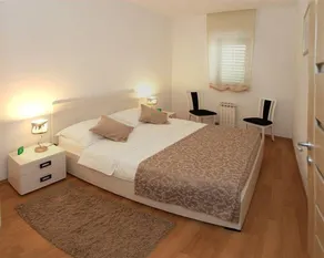 Cro Jet Set Palace - Image 3