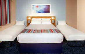 Travelodge Hemel Hempstead - Image 2