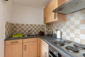KVM - Peacock Apartment close to town by KVM Serviced Accommodation - Image 4