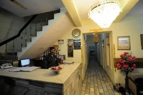 Hotel Amba Inn - Image 2