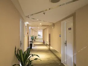 Super 8 by Wyndham Xinghua Ba Zi Qiao - Image 4
