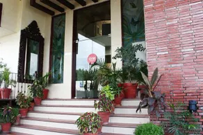 OYO 1723 Hotel Lord's - Image 2