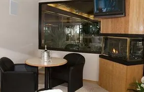 Sybaris Suites Frankfort - Image 5