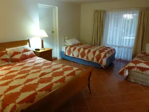 Corlette Poolside Getaway - Image 3