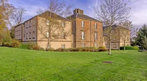 The View Deer Park Luxury Apartment - Image 4