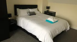 The Upper Room Apartment - Image 5