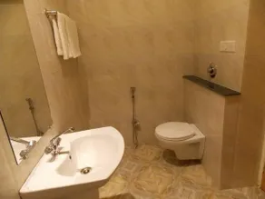 Nutan Hotel - Image 4