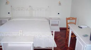 Agriturismo e Bed & Breakfast Mongiorgi I Salici - Image 3