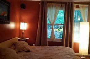 Waterfront Sanctuary Bed and Breakfast - Image 3