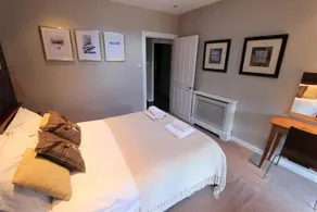 Haymarket 1 Bedroom Apartment - Image 3