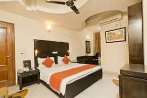 Hotel Oyo Rooms Gk 1 - Image 2