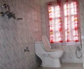 Happy Hostel - Image 3