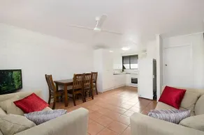 The Gulls Apartments - Image 2