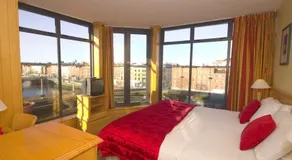 Eliza Lodge - Image 5