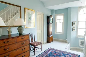 Avalon House - Image 5