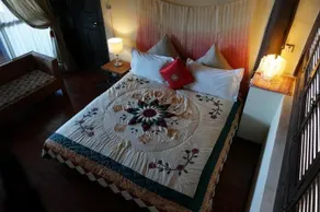 Cantonese Garden - Image 3