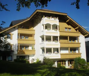 Hotel White Mountain - Image 1
