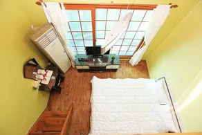 Tak's House - Image 3