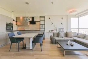 19 Floor With Views - Image 5