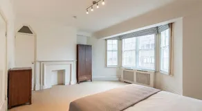 Regents Park Apartments - Image 5
