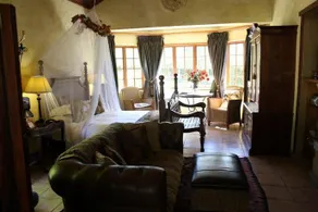 Fox’s Hill Guesthouse - Image 3